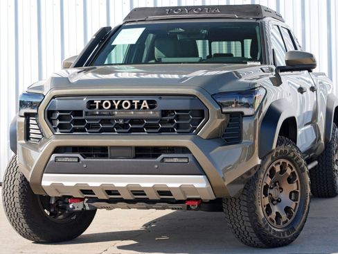 Used 2025 Toyota Tacoma 4x4 Double Cab Hybrid w/ Tow Tech Package image 3