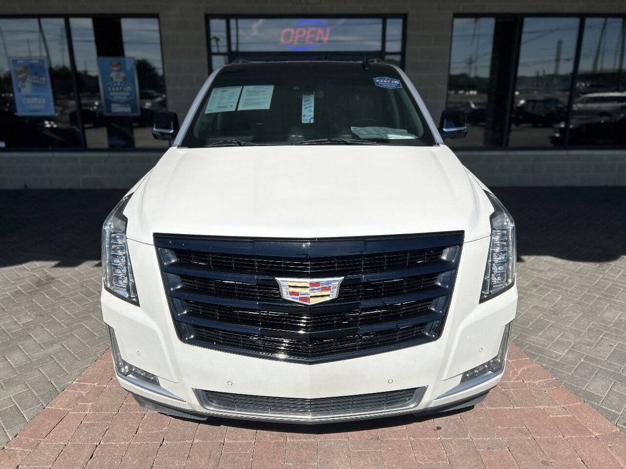 Used 2017 Cadillac Escalade ESV Luxury AWD/4WD image 28