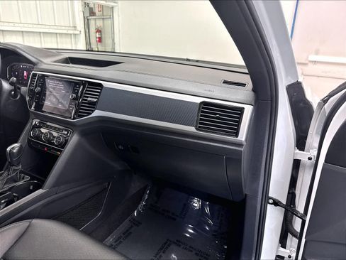 Used 2023 Volkswagen Atlas Cross Sport SEL R-Line AWD/4WD image 29