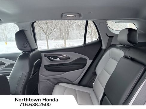 Used 2022 GMC Terrain SLT image 18
