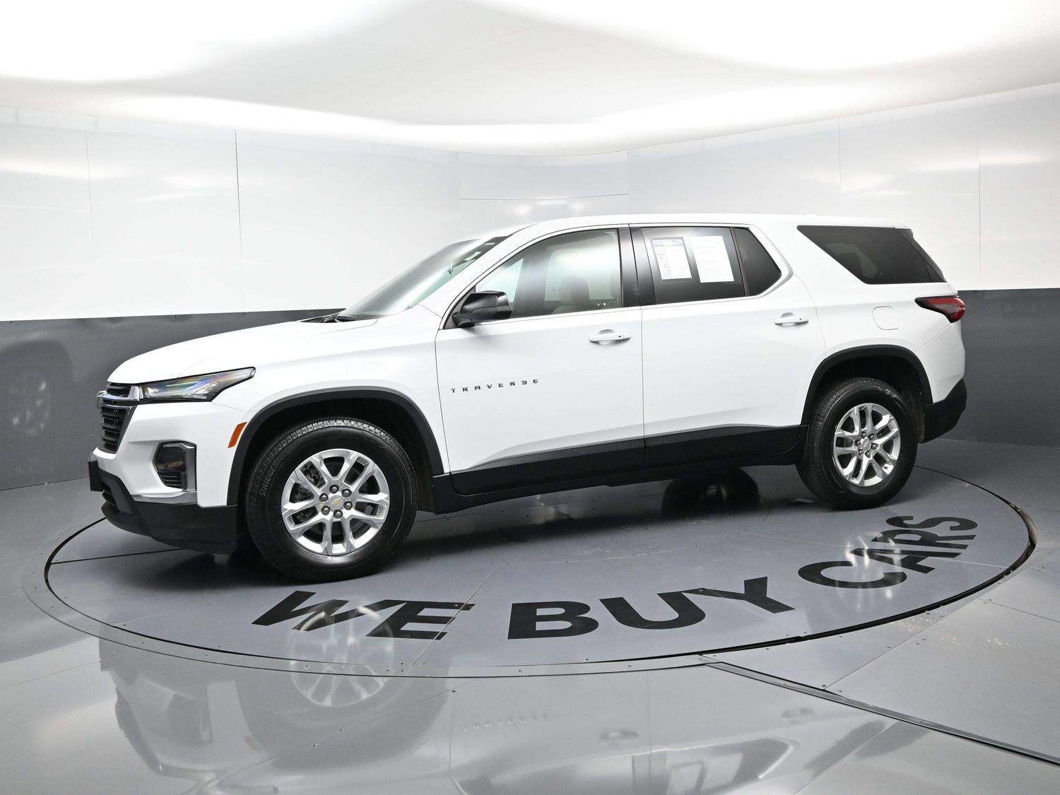 Used 2022 Chevrolet Traverse LS FWD image 6