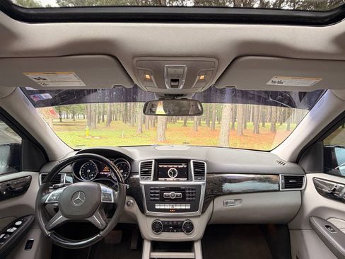 Used 2013 Mercedes-Benz ML 350 2WD image 2