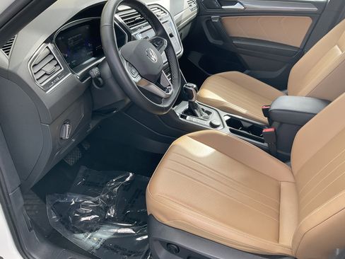 Used 2024 Volkswagen Tiguan SE image 20