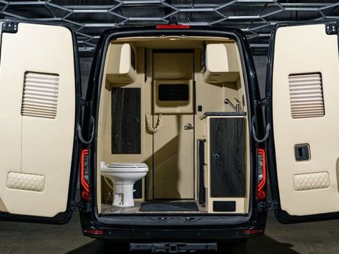 Used 2021 Mercedes-Benz Sprinter 3500 image 37