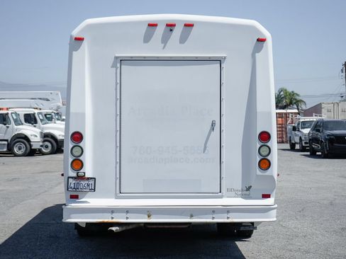 Used 2013 Ford E-450 and Econoline 450 Super Duty w/ Shuttle Bus Prep Pkg RWD image 7