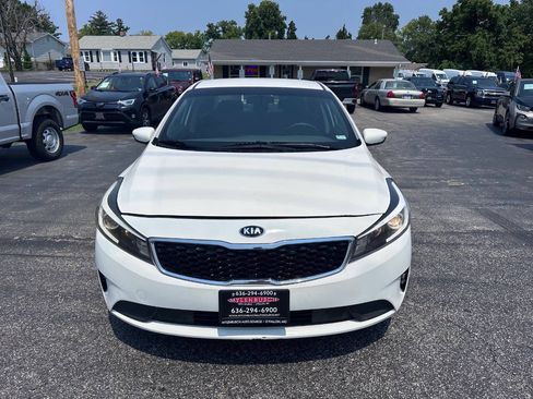 Used 2017 Kia Forte LX FWD image 3
