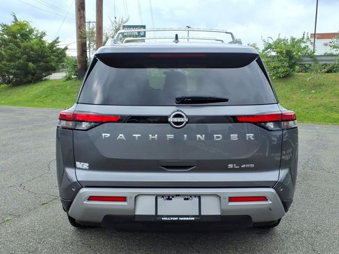 Used 2024 Nissan Pathfinder SL AWD/4WD image 5