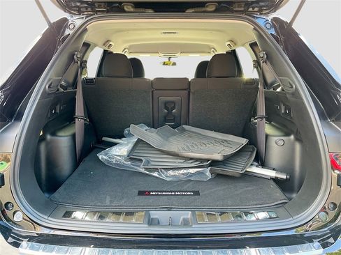 Used 2024 Mitsubishi Outlander ES image 23