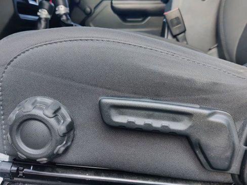 Used 2018 Jeep Wrangler Unlimited Sport image 13