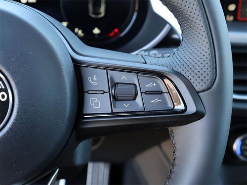 New 2025 Alfa Romeo Stelvio Sprint image 33