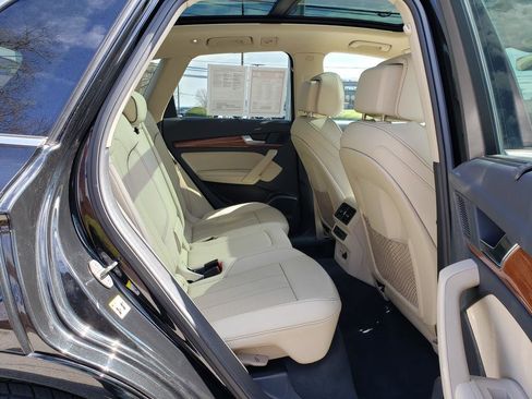 Used 2023 Audi Q5 2.0T Premium Plus w/ Premium Plus Package AWD/4WD image 16