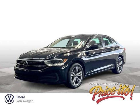 Certified 2022 Volkswagen Jetta SE FWD image 1