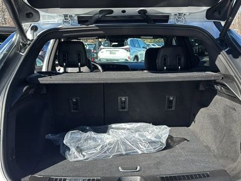 Used 2024 Cadillac XT4 Sport image 31