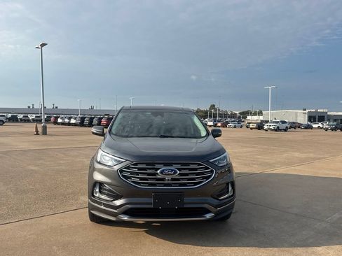 Used 2019 Ford Edge Titanium w/ Equipment Group 301A FWD image 5