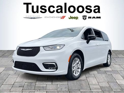 New 2026 Chrysler Pacifica Select FWD image 3