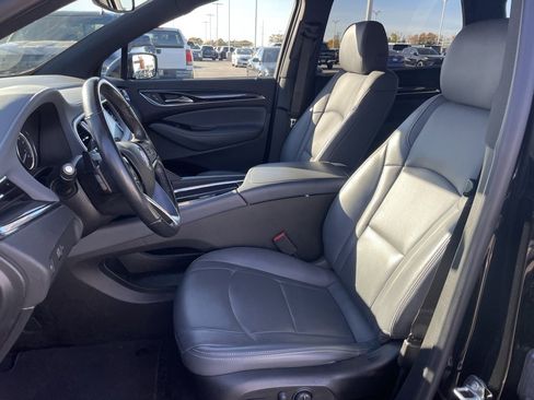 Used 2023 Buick Enclave Essence image 8