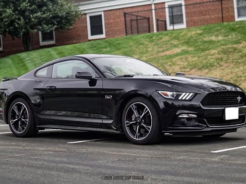 Used 2017 Ford Mustang GT Premium image 12