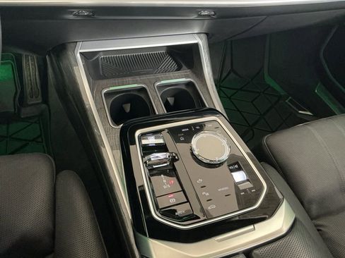 Used 2023 BMW 760i xDrive image 13