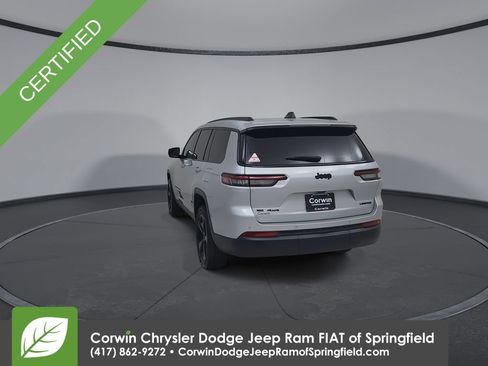 Used 2023 Jeep Grand Cherokee L Limited w/ Black Appearance Package AWD/4WD image 11