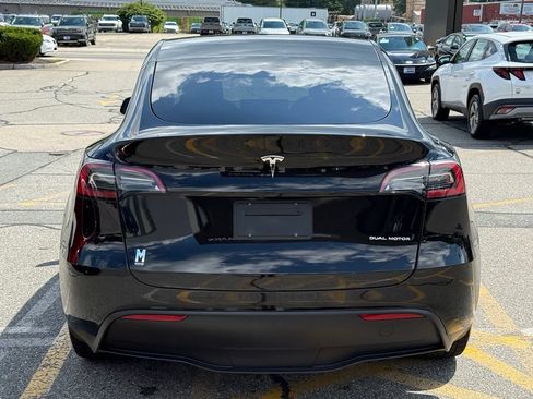 Used 2023 Tesla Model Y Long Range AWD/4WD image 5