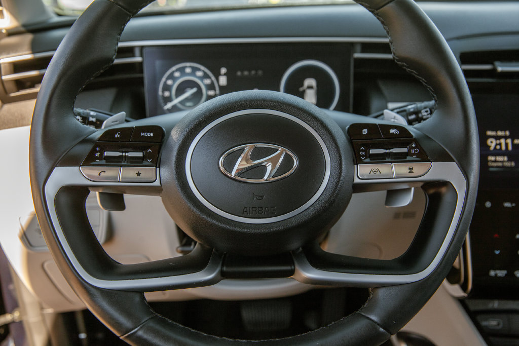 Used 2024 Hyundai Tucson Limited AWD/4WD image 16