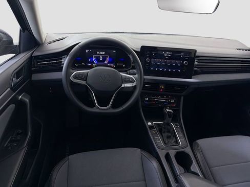 New 2025 Volkswagen Jetta SE FWD image 22