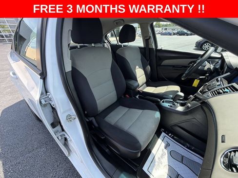 Used 2015 Chevrolet Cruze LS FWD image 19