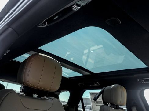 New 2026 Land Rover Range Rover Sport SE AWD/4WD image 24