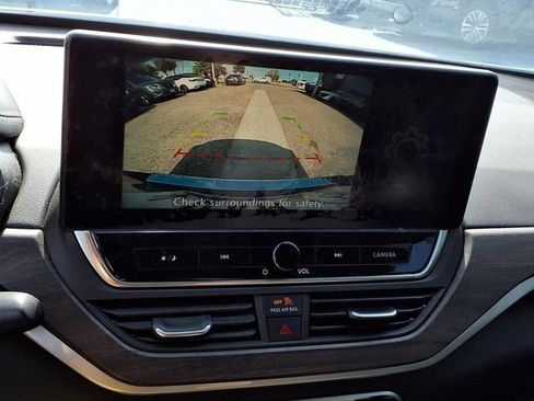 Used 2023 Nissan Altima 2.5 SV w/ SV Premium Package FWD image 6