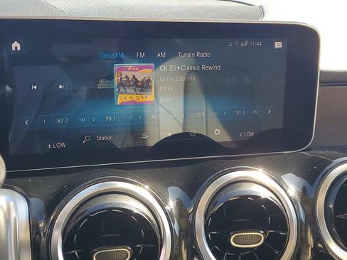 Used 2020 Mercedes-Benz GLB 250 4MATIC image 33