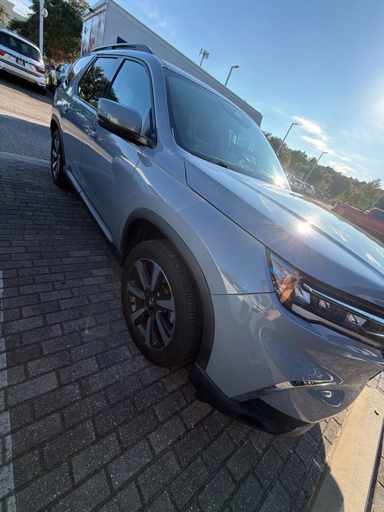 Used 2023 Honda Pilot Touring image 4