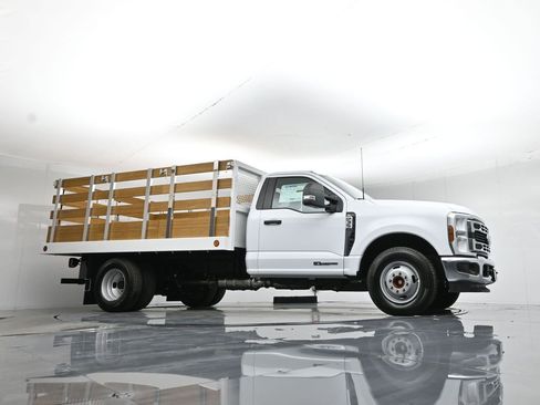 New 2026 Ford F350 XL w/ XL Chrome Package RWD image 44