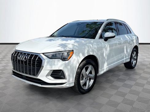 Used 2020 Audi Q3 2.0T Premium w/ Convenience Package AWD/4WD image 3