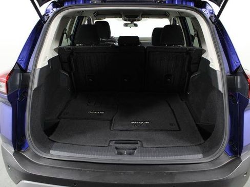 Certified 2023 Nissan Rogue SV FWD image 17