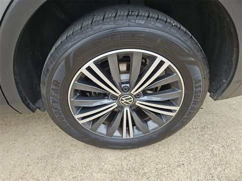 Used 2024 Volkswagen Tiguan Wolfsburg Edition image 27
