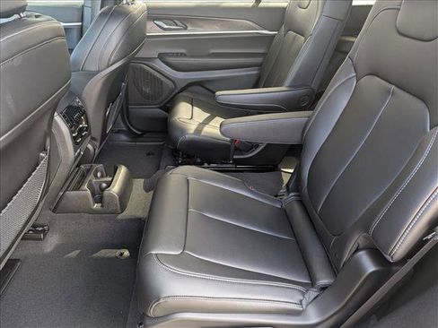 New 2025 Jeep Grand Cherokee L Limited w/ Black Appearance Package image 14