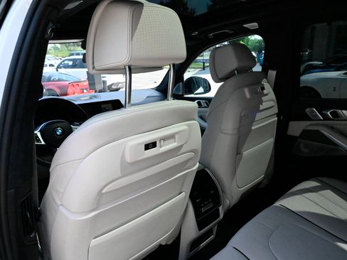 Used 2022 BMW X5 M50i w/ Executive Package AWD/4WD image 37