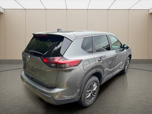 Used 2024 Nissan Rogue S FWD image 15