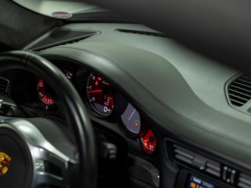 Used 2016 Porsche 911 Turbo image 85