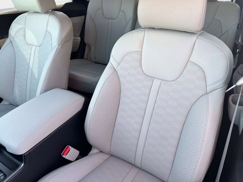 New 2026 Kia Sorento S w/ S Panoramic Sunroof Package image 17