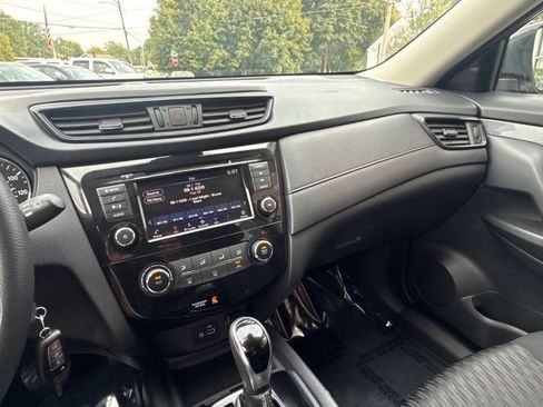 Used 2020 Nissan Rogue S AWD/4WD image 24