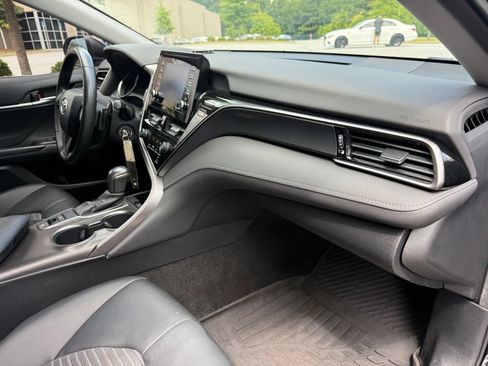 Used 2021 Toyota Camry SE AWD/4WD image 24