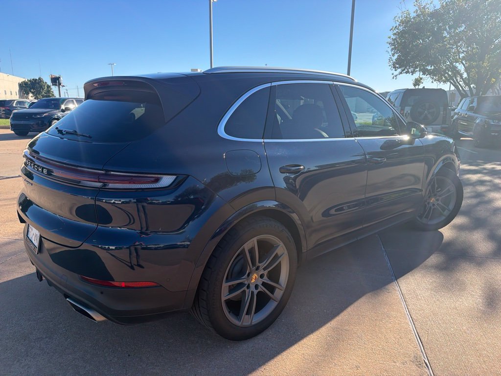 Used 2024 Porsche Cayenne AWD/4WD image 3