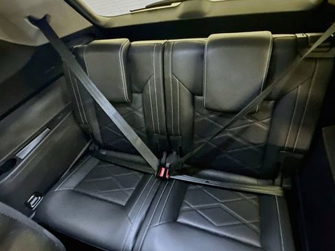 Used 2025 Volkswagen Atlas SE AWD/4WD image 30