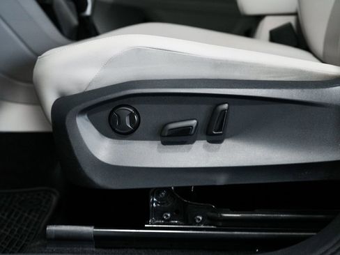 Used 2023 Volkswagen Tiguan SE R-Line AWD/4WD image 30