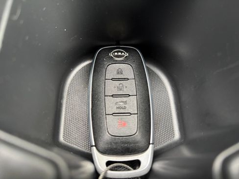 Used 2025 Nissan Sentra SV FWD image 17