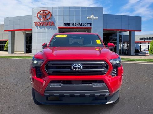 Used 2025 Toyota Tacoma SR5 AWD/4WD image 3