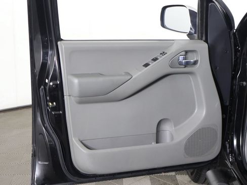 Used 2014 Nissan Frontier SL w/ SL Moonroof Package AWD/4WD image 22