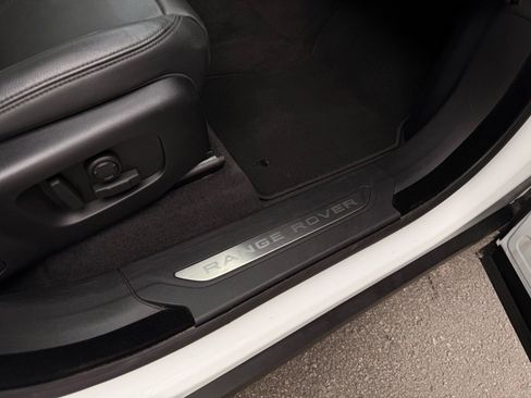 Used 2024 Land Rover Range Rover Velar S image 22