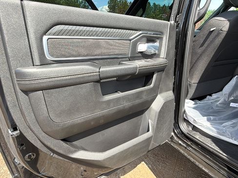 New 2026 RAM 2500 Big Horn AWD/4WD image 18